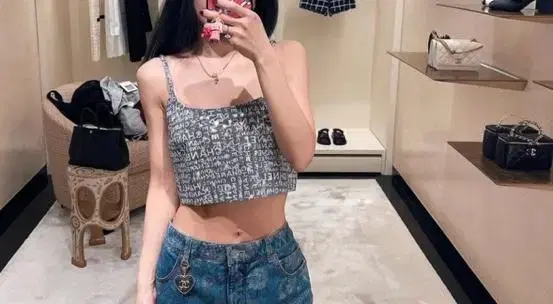 新品未使用　ヴィンテージ　CHANEL シャネル　トップス　水色　半袖 뷔스티에. 샤넬 | 브랜드 중고거래 플랫폼, 번개장터